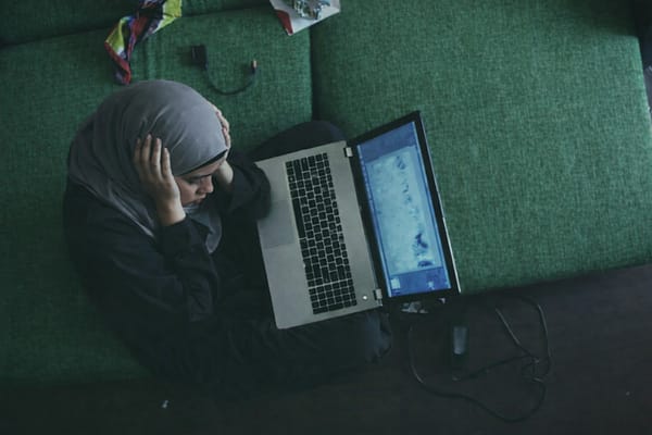 "സെക്‌സ്‌റ്റോർഷൻ": നമ്മുടെ കുട്ടികൾ കെണിയിൽ പെടുന്നുണ്ടോ?